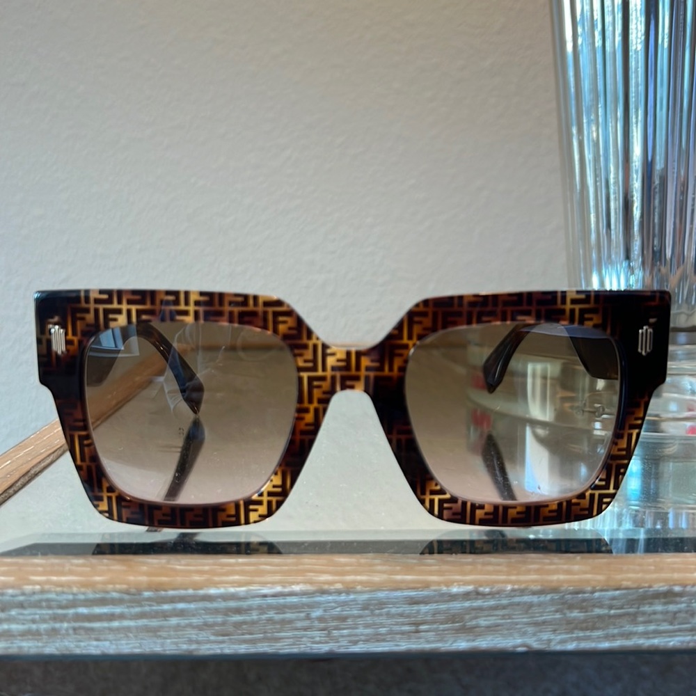 Fendi roma square sunglasses,brown volor